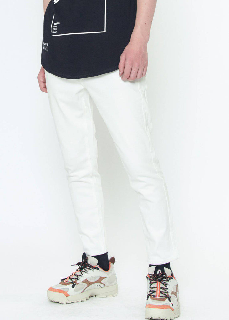 Konus Men's Cropped Twill Pant With Dart Detail in White by Shop at Konus