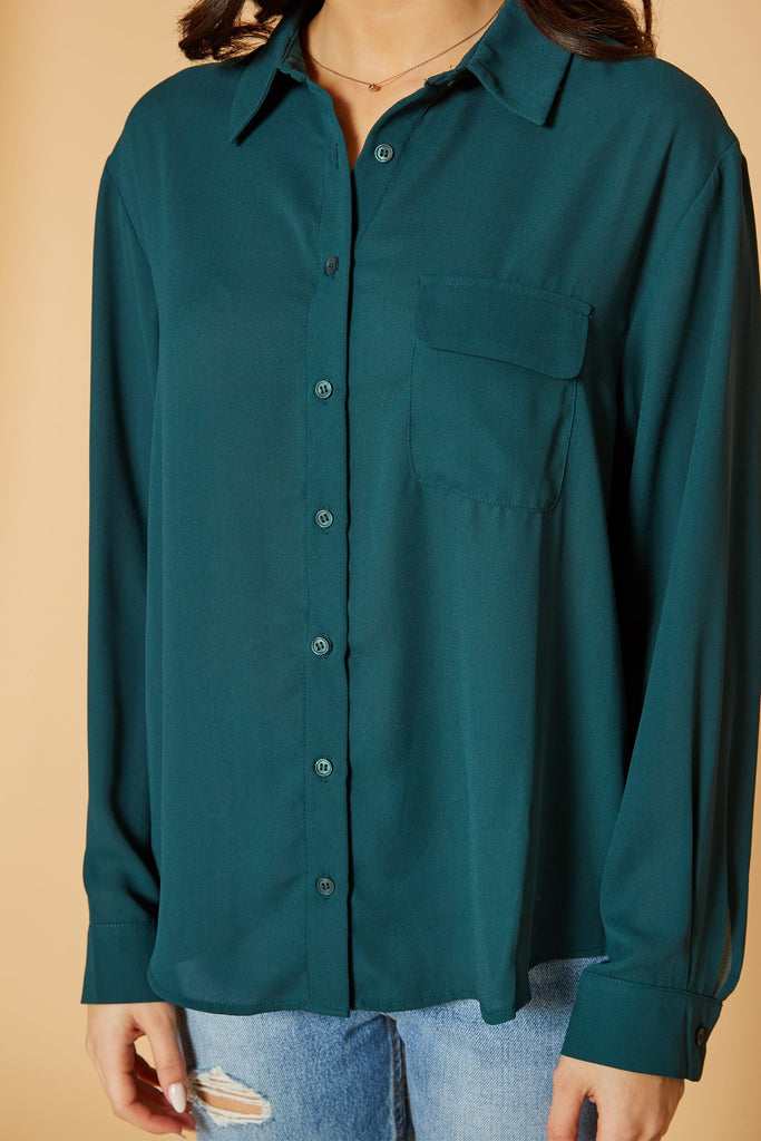 Pleione Women's Solid Low Back Button Shirt in Green