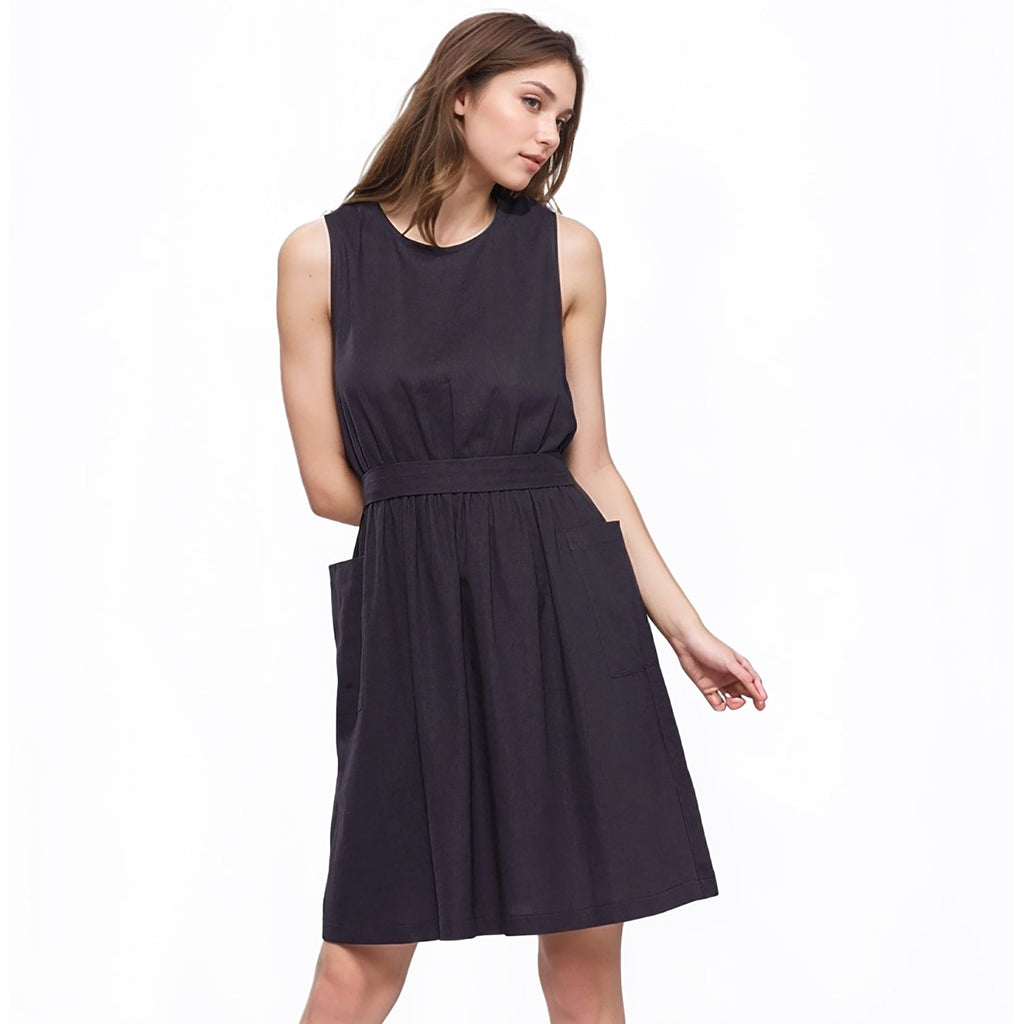 Pleione Women's Sleeveless Pocketed Midi Dress