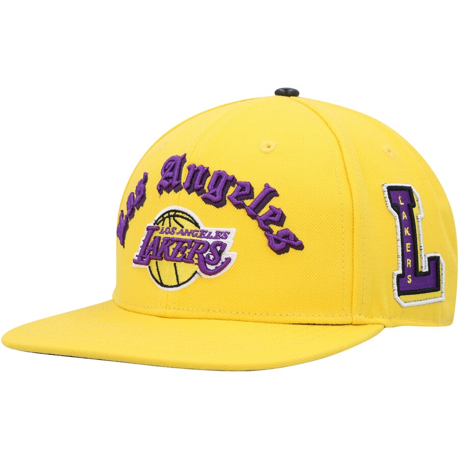 Los Angeles Lakers - NBA Old English Yellow Snapback Hat