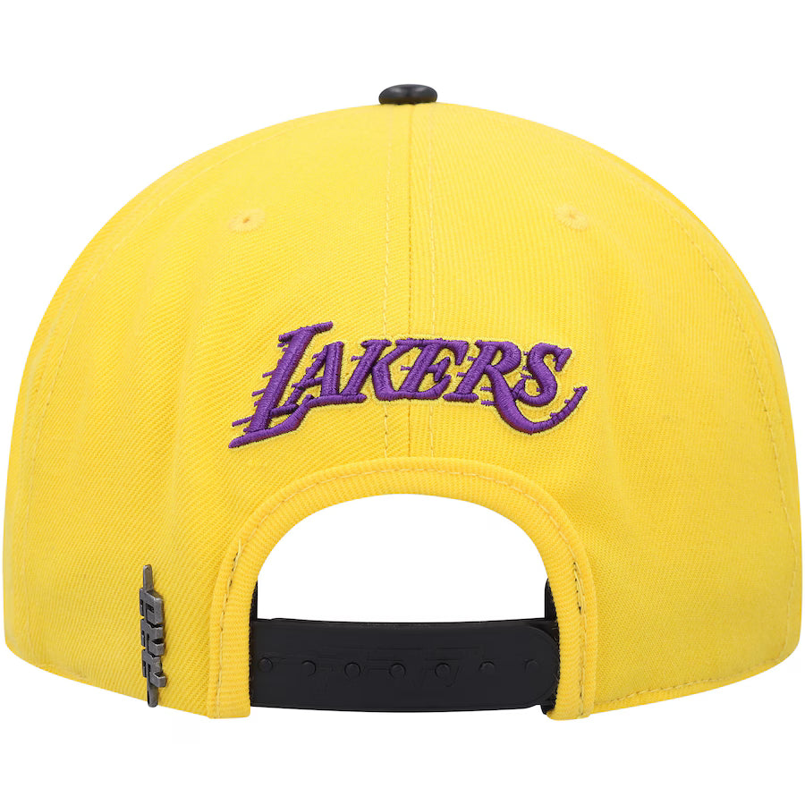 Los Angeles Lakers - NBA Old English Yellow Snapback Hat